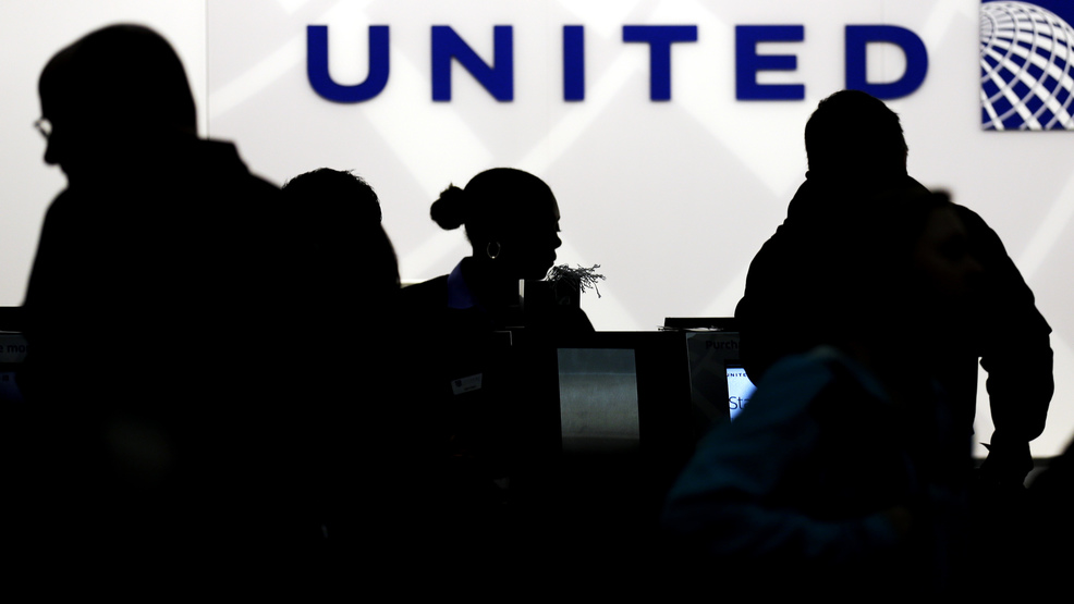 United Passenger Removed United Passenger Removal Dr. David Dao Vand.jpg