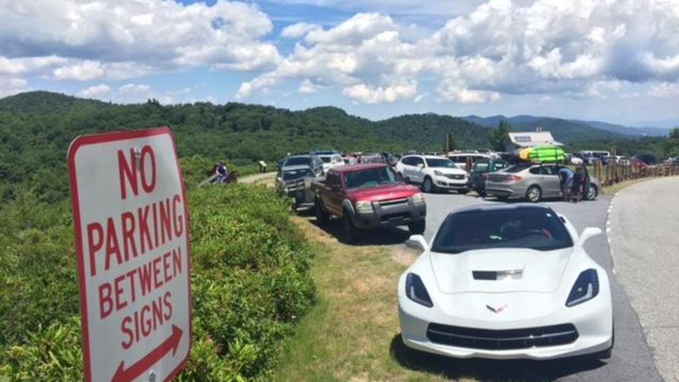 Roadside parking along the Blue Ridge Parkway creates hazards WLOS