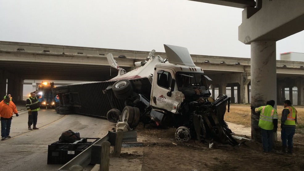 Semitruck hits bridge near I35 access road in San Marcos KEYE