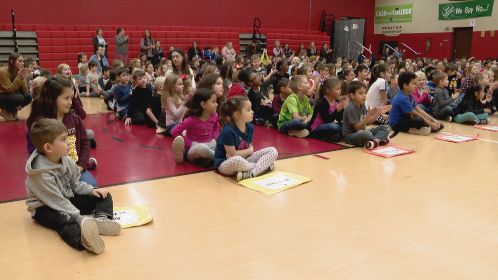 ster Elementary loves to read! WSBT