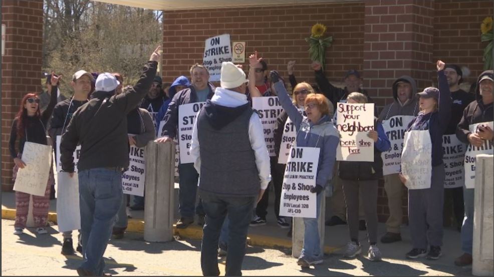 Stop N Shop Hours >> Holiday Weekend And Stop And Shop Strike Create Boomy Business Wjar Stop N Shop Hours >> Holiday Weekend And Stop And Shop Strike Create Boomy Business Wjar