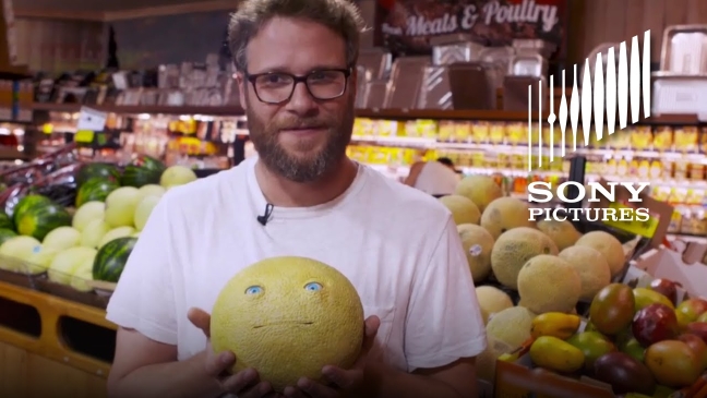 Talking fruit harasses grocery store shoppers in 'Sausage Party' prank