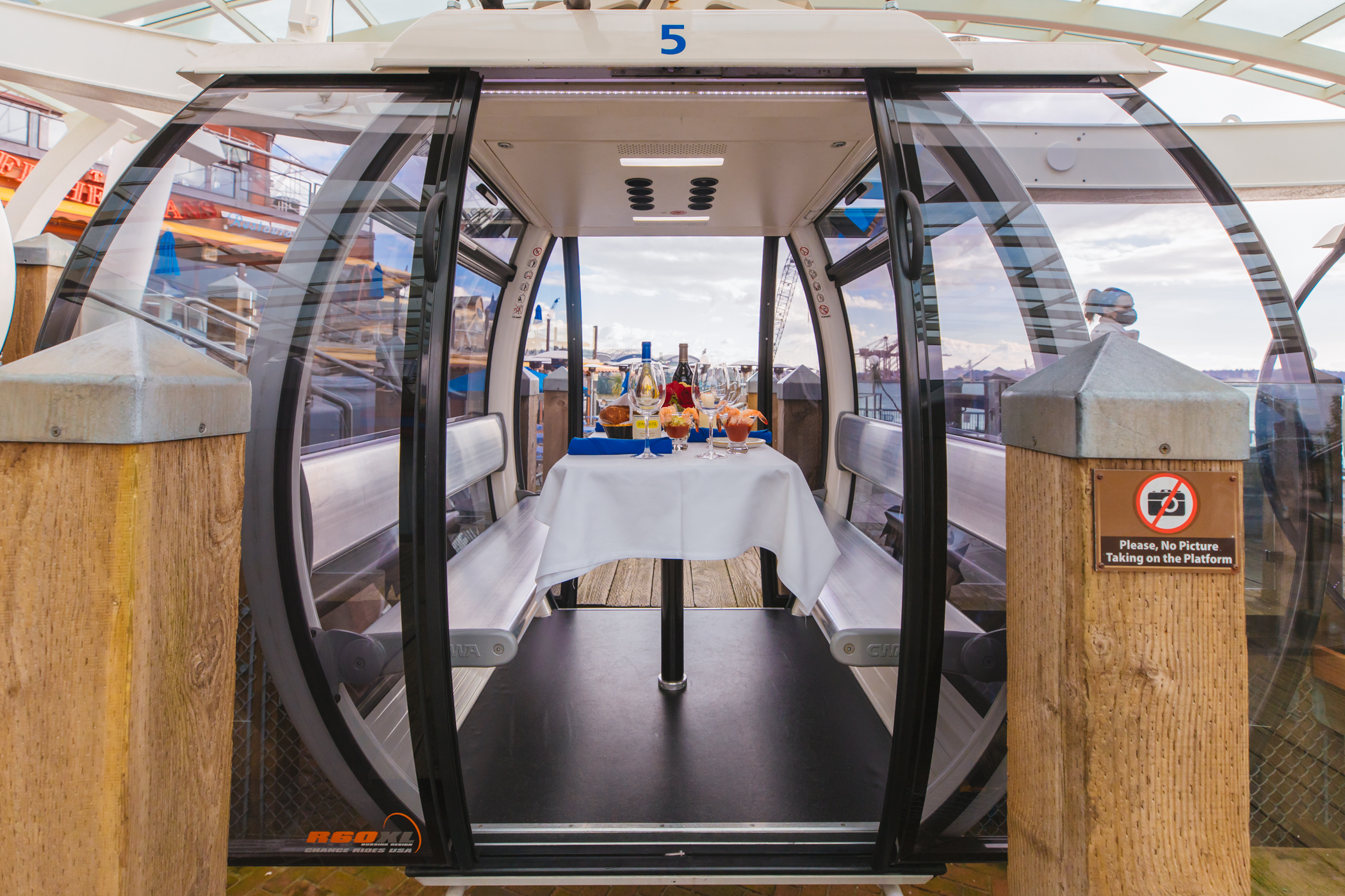 Photos Seattle's Great Wheel now offers a fourcourse meal service