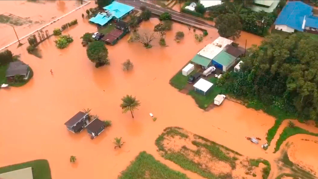 Hawaii may have set national rain record with over 4 feet of rain in a day