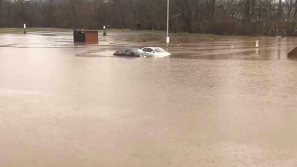 video-cars-submerged-in-flood-waters-at-brentwood-ymca-again-wztv