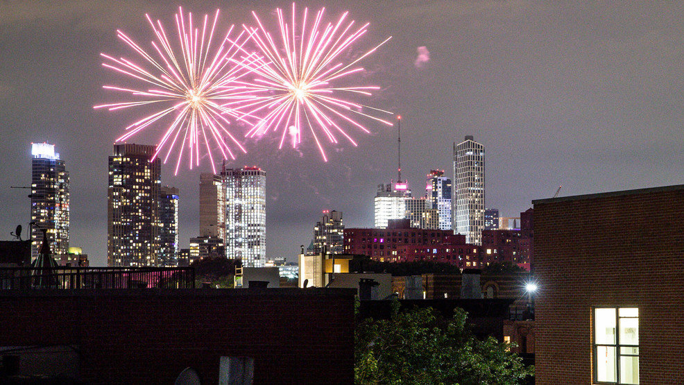 Fireworks Follies AP20176560516099.jpg
