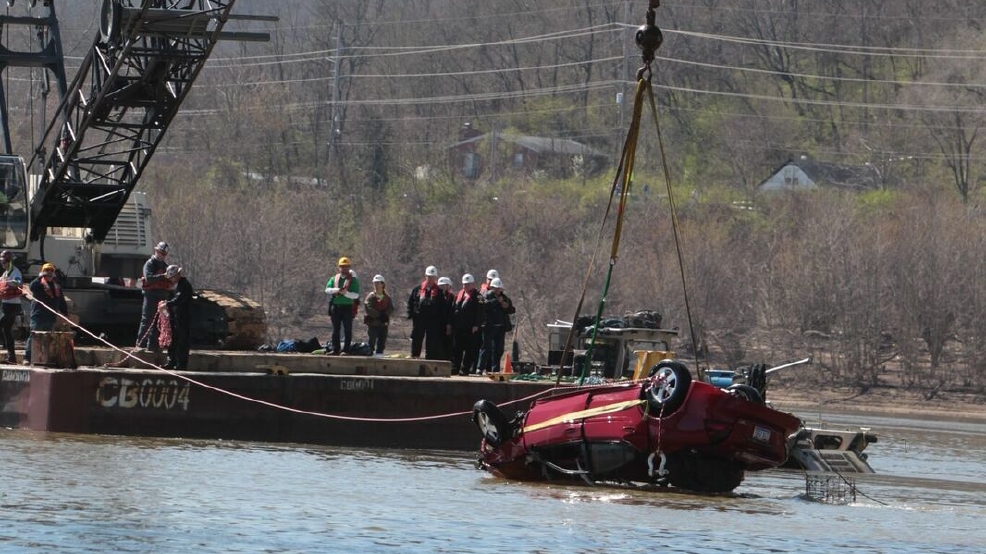 car accident ohio river
